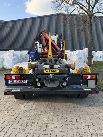 Truck mounted crane Mercedes-Benz Arocs 3251 - Kran - Abrollkipper - 8x4