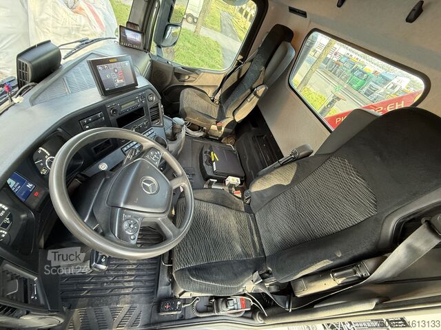 Truck mounted crane Mercedes-Benz Arocs 3251 - Kran - Abrollkipper - 8x4