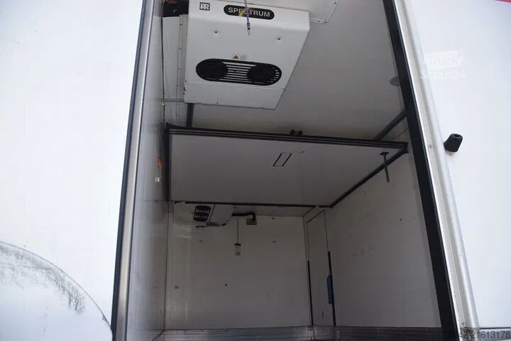 Refrigerated/frozen transport Iveco EuroCargo 120 E18 - frigo