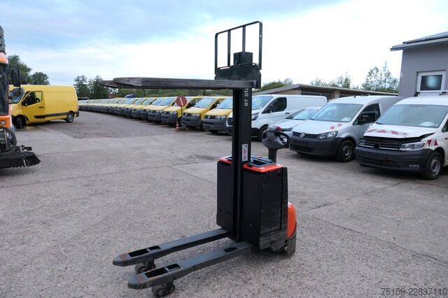 Carretilla elevadora bt SWE 080L