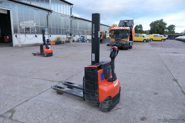 Carretilla elevadora bt SWE 080L