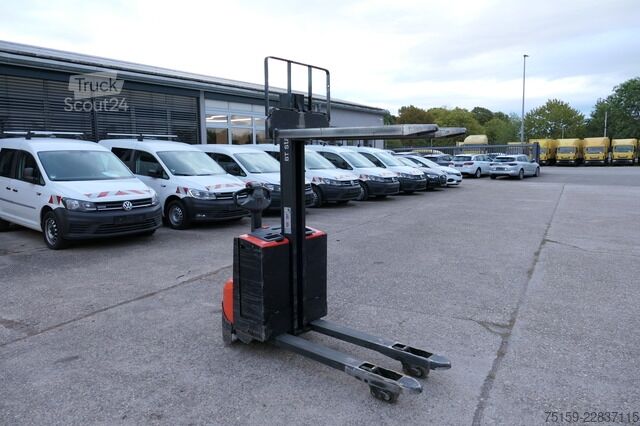 Carretilla elevadora bt SWE 080L