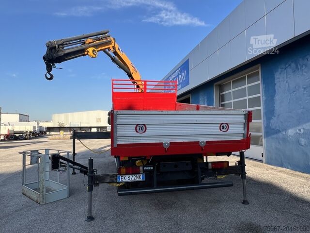 Caminhão basculante de três vias com guindaste Iveco Eurocargo 140e25