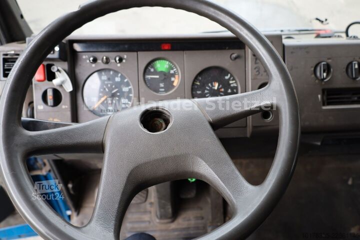 Plachtová dodávka MERCEDES-BENZ 814 6 Zylinder, Blattfederung, kurzer Radstd.