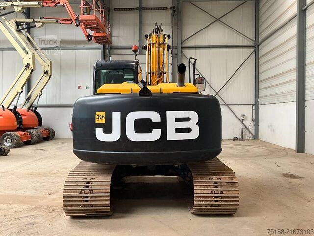 Pelle sur chenilles JCB JS 131 LC