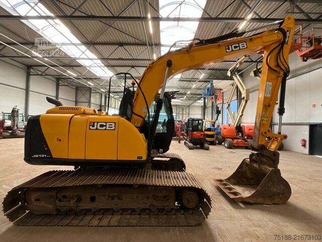 Pelle sur chenilles JCB JS 131 LC
