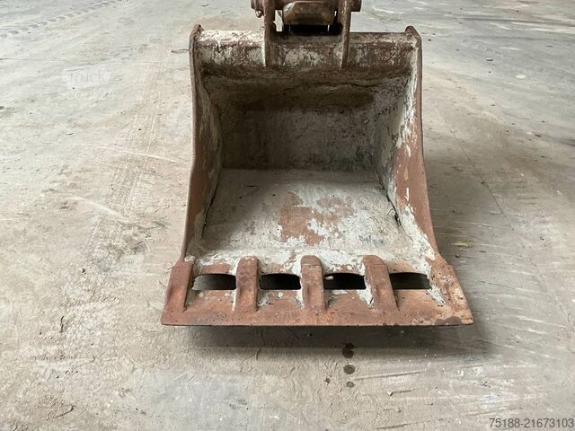 Pelle sur chenilles JCB JS 131 LC