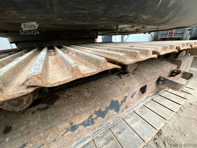 Pelle sur chenilles JCB JS 131 LC