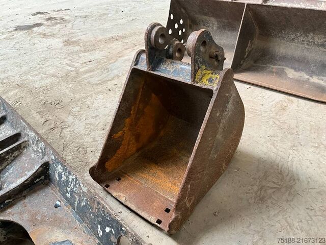 Mini-pelle JCB 16 C-1 T3