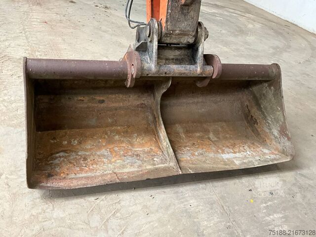 Excavadora de ruedas Hitachi ZX 130 W