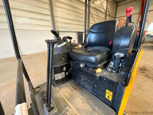 Mini-pelle JCB 16 C-1 T3