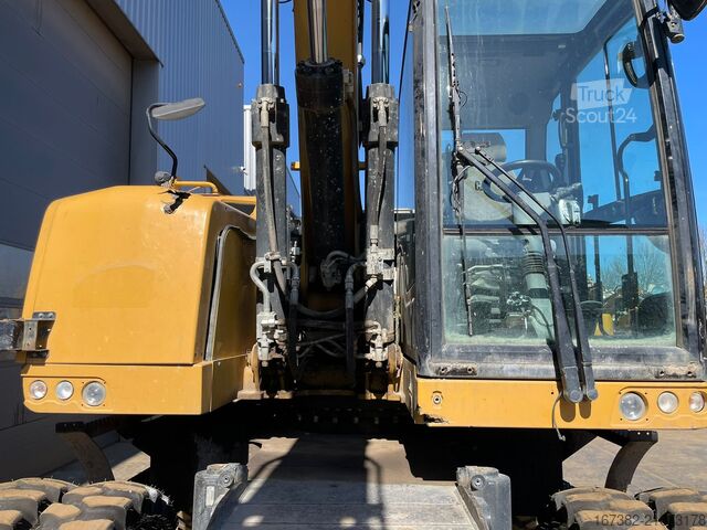 Kolesni bager Caterpillar M318F