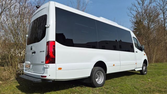 Minibus MERCEDES-BENZ 519  Allrad 4 x 4 Lagerfahrzeug Stock 20 Sitzer