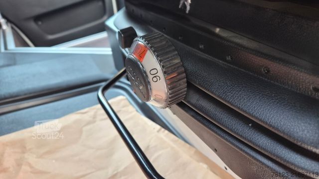 Minibus MERCEDES-BENZ 519  Allrad 4 x 4 Lagerfahrzeug Stock 20 Sitzer