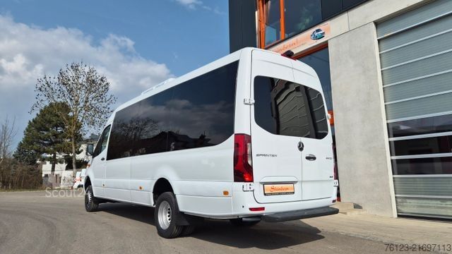 Minibus MERCEDES-BENZ 519  Allrad 4 x 4 Lagerfahrzeug Stock 20 Sitzer