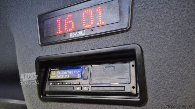 Minibus MERCEDES-BENZ 519  Allrad 4 x 4 Lagerfahrzeug Stock 20 Sitzer