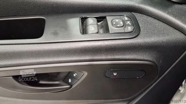 Minibus MERCEDES-BENZ 519  Allrad 4 x 4 Lagerfahrzeug Stock 20 Sitzer