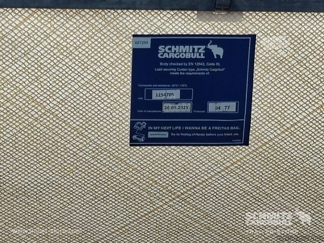 Semi-reboque aberto com lona Schmitz Cargobull Curtainsider Mega