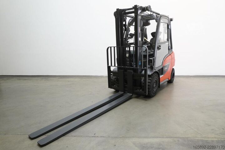 Chariot élévateur Linde H 30 T 1202