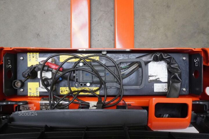 Käsikäyttöinen haarukkavaunu Linde T 16 ION 1152