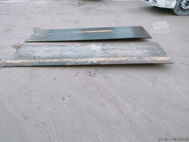 Spezial-LKW  PEDANE IN FERRO PER CONTAINER