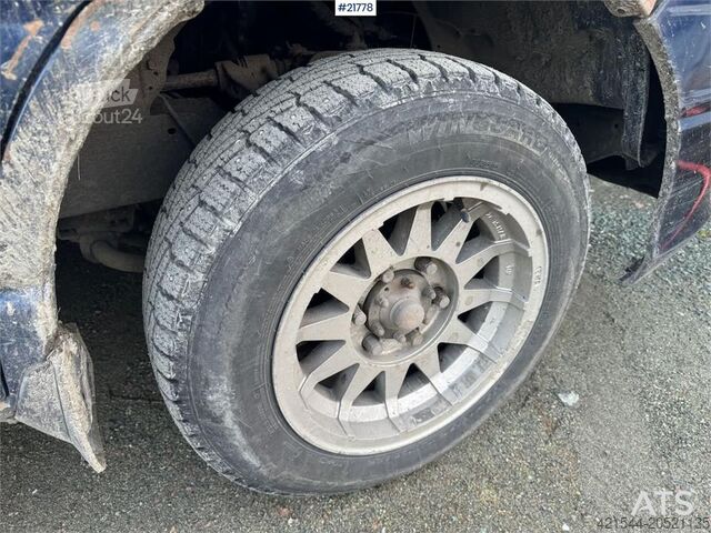 Camioneta familiar de techo alto Toyota Hiace 4x4 – long version