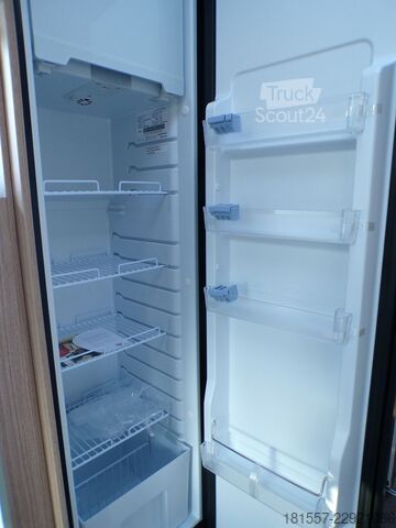 Pusiau integruotas kemperis BÜRSTNER Limited T IT 727 G Hubbett, SAT, Markise