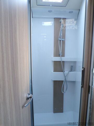 Pusiau integruotas kemperis BÜRSTNER Limited T IT 727 G Hubbett, SAT, Markise