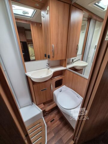 Poluintegrisani kamper HYMER/ERIBA Exsis-t 588 *Komfort-Line Paket*SAT + TV*