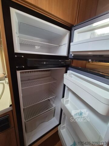 Poluintegrisani kamper HYMER/ERIBA Exsis-t 588 *Komfort-Line Paket*SAT + TV*