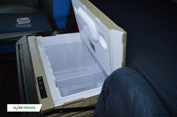 Standardní traktorová jednotka VOLVO FH 460 Globetrotter XL i-Save