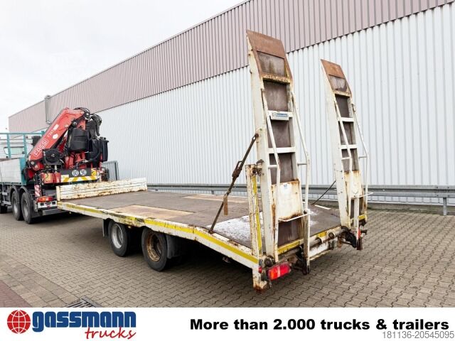 Rimorchio a pianale ribassato Blomenröhr 688/18000