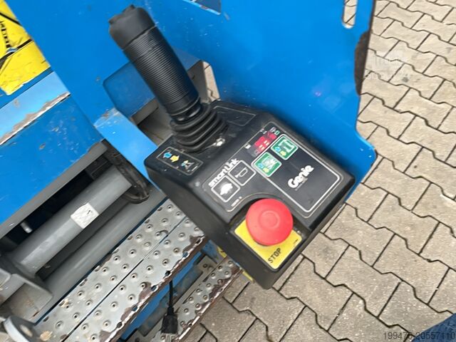 Nožnicový zdvíhací stôl Genie GS-2032 (8 m)