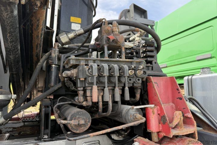 Grue montée sur camion  215-3/40 für Hakengerät & BDF Twistlock