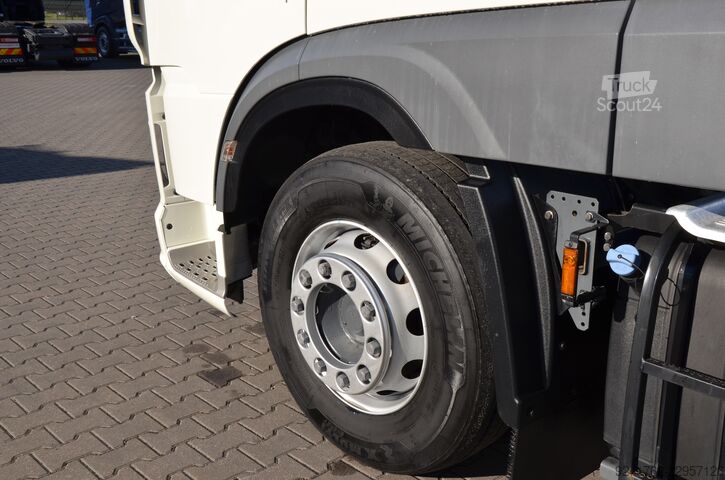 Standarta vilcējs DAF XF 530 / 2021r / SUPER SPACE / KLIMA P. / ACC / RETARDER / 9100