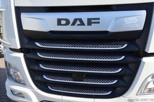 Standarta vilcējs DAF XF 530 / 2021r / SUPER SPACE / KLIMA P. / ACC / RETARDER / 9100
