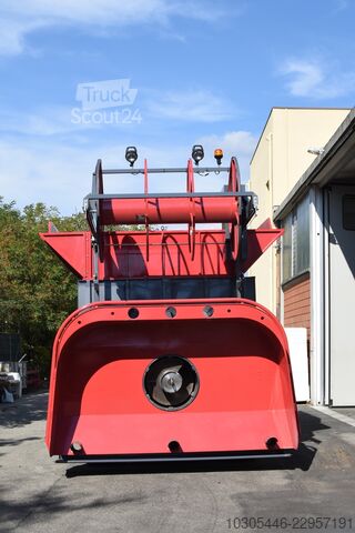 Mașină de însilozat autopropulsată Ambientalia s.r.l. ambiPress NSH30