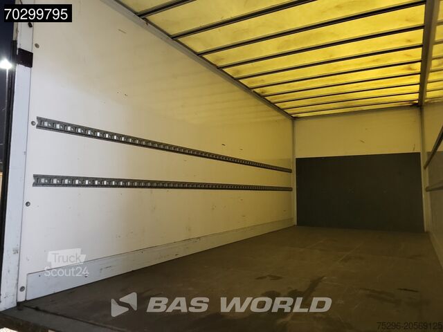 Kuffert Mercedes Atego 818 4X2 8 tonner Automatic 1000kg Ladebor...