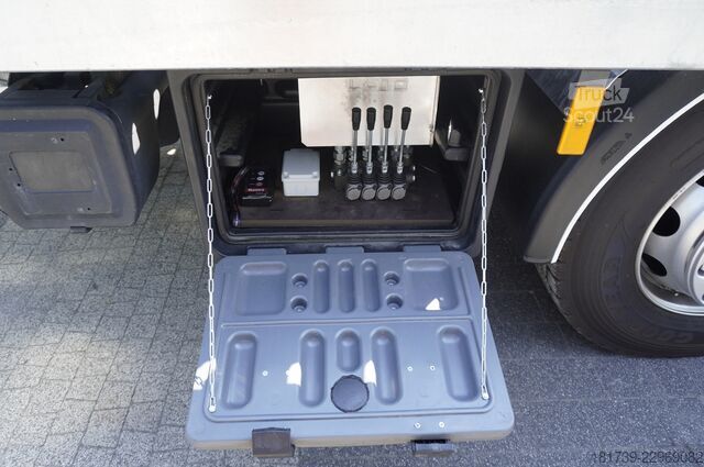 شاحنة رافعة Mercedes-Benz Actros 2540 6×2 / 90 tho. km! / NEW body