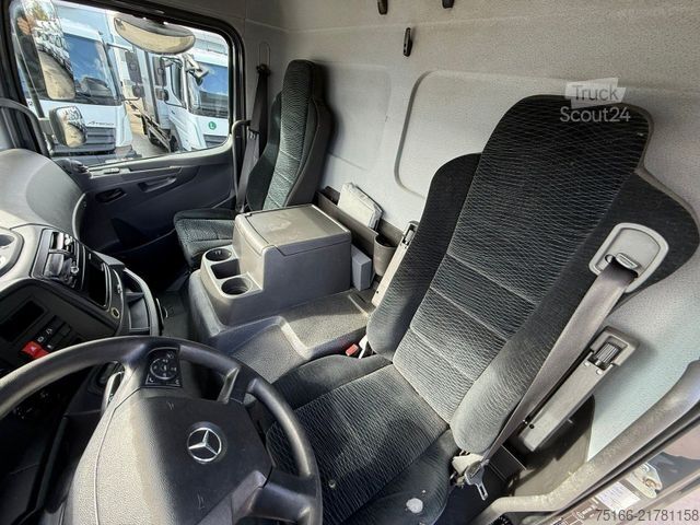 Skåpbil MERCEDES-BENZ ATEGO 818 L Koffer 7,20 m LBW 1 T*SEITENTÜR