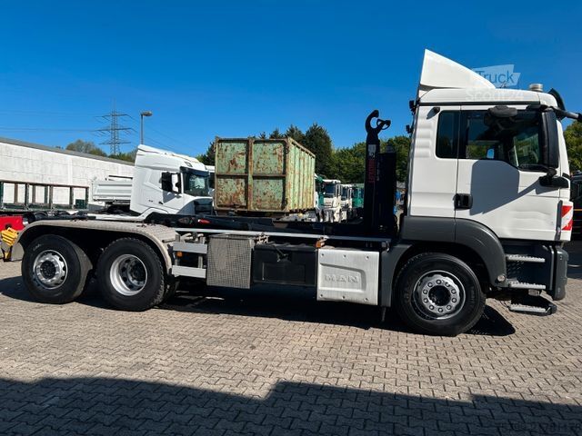 Camión portacontenedores de gancho MAN 26.460 TGS Abrollkipper 6x2