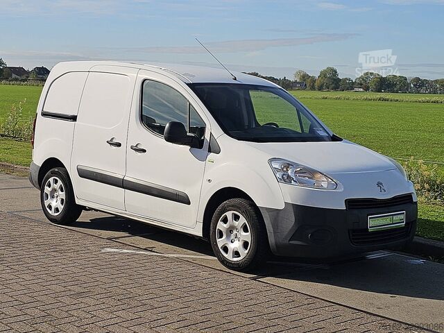 PEUGEOT PARTNER 1.6 automaat, airco, navi, pdc, zijdeur
