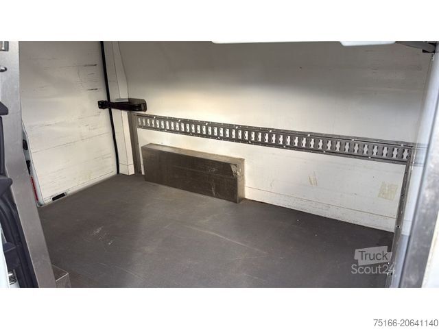 Fourgon isotherme frigorifique FORD TRANSIT 2,2 D Custom Kühlkasten*KONVEKTA*STAND