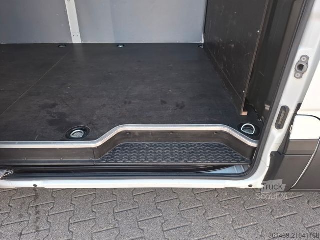 Magas tetős furgon IVECO 35-160V/P, Luftfed., KLima, HiMatic, DAB,.