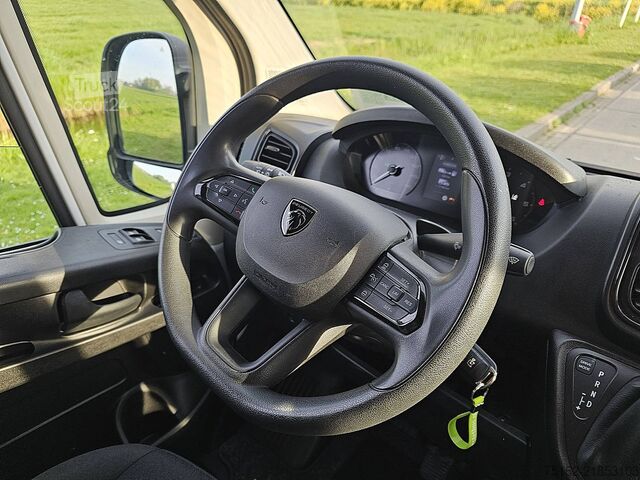 High-roof van PEUGEOT BOXER 2.2 L4H2 Navi Automaat