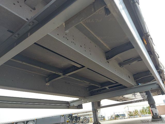 Auflieger mit Pritsche & Plane Schmitz Cargobull Curtainsider Mega