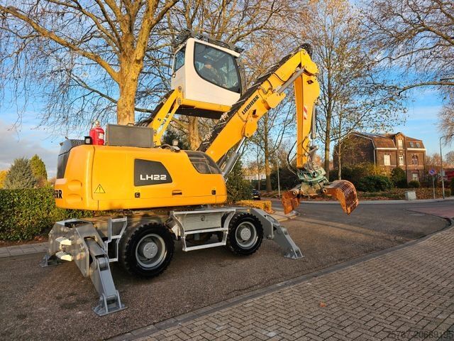 حفار متحرك LIEBHERR LH 22M Mit Dehaco Sortiergreifer
