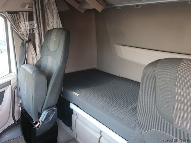 Standarta vilcējs DAF XG 530 FT 4x2 Standklima Intarder