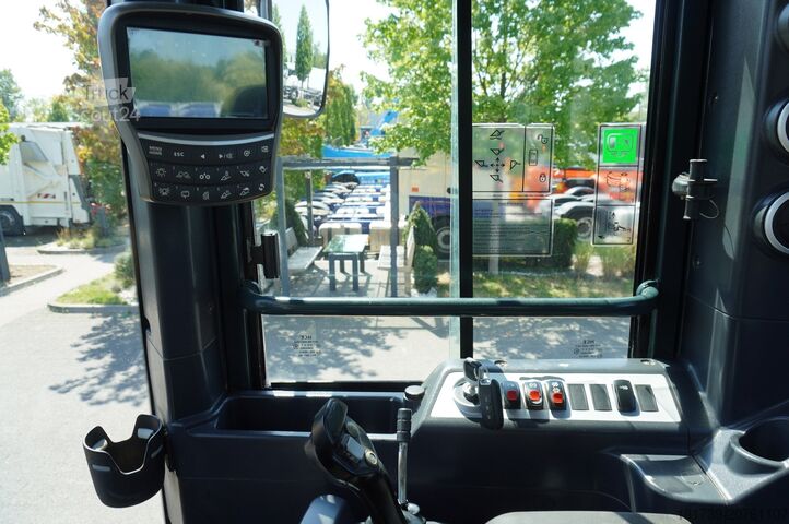 Cargadora articulada Hyundai HL940A articulated loader / year 2021 /