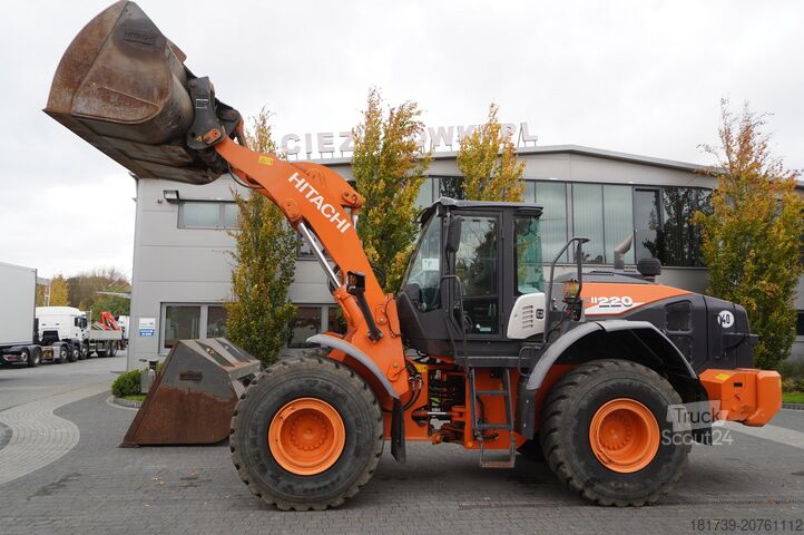 Artikulētais iekrāvējs Hitachi ZW220 articulated loader / 2 buckets